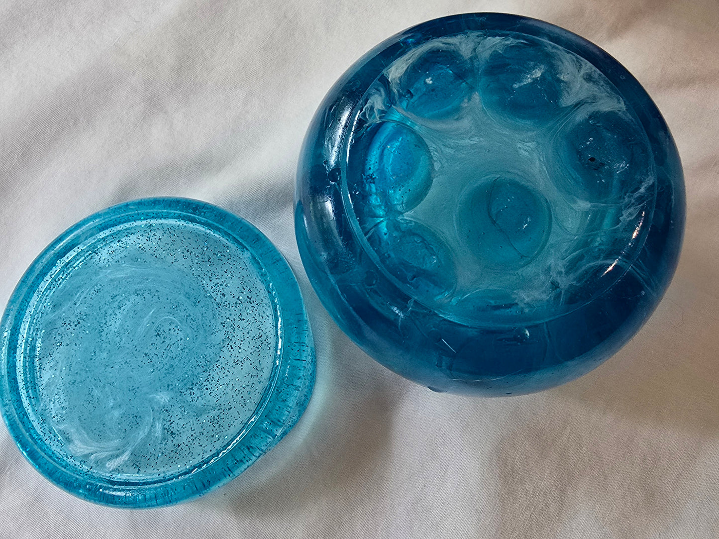 Small Resin Container Jars with Lids